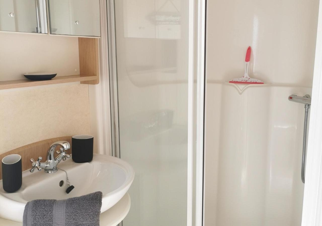 Tranquil 6 Berth Luxury Holiday Home 奇切斯特 外观 照片