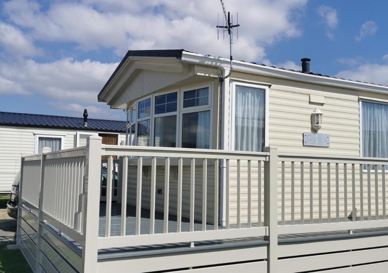 Tranquil 6 Berth Luxury Holiday Home 奇切斯特 外观 照片