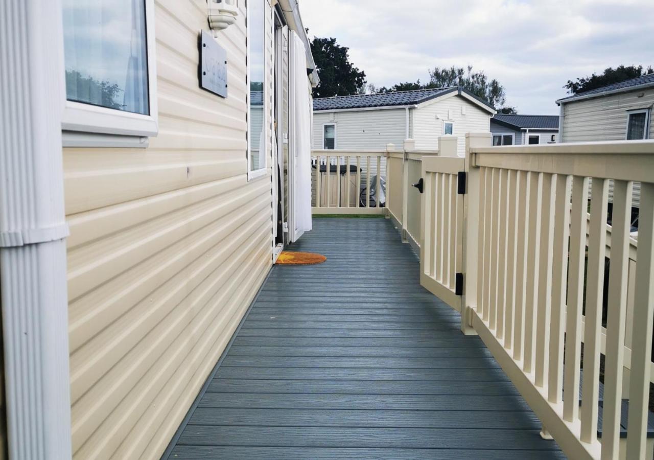 Tranquil 6 Berth Luxury Holiday Home 奇切斯特 外观 照片