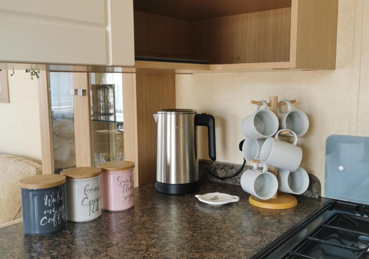 Tranquil 6 Berth Luxury Holiday Home 奇切斯特 外观 照片