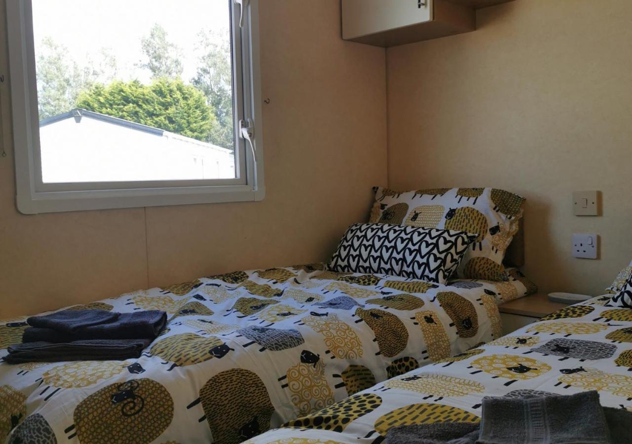 Tranquil 6 Berth Luxury Holiday Home 奇切斯特 外观 照片